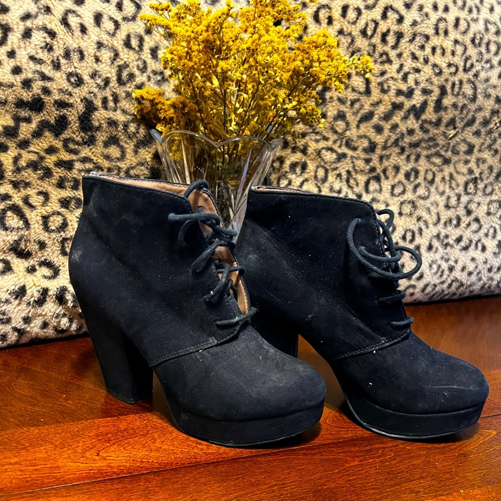 Black Bootie heels!